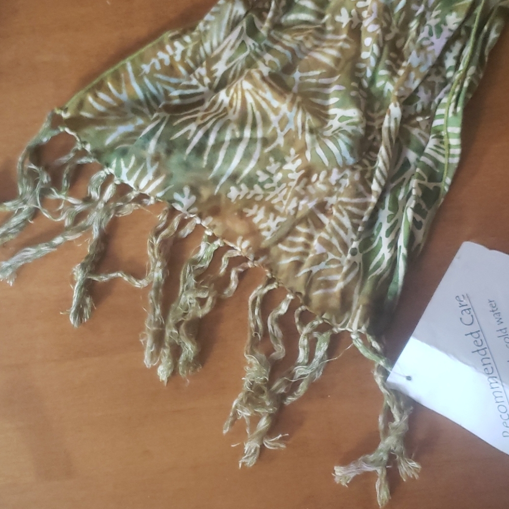Scarves - Picture 2 of 4